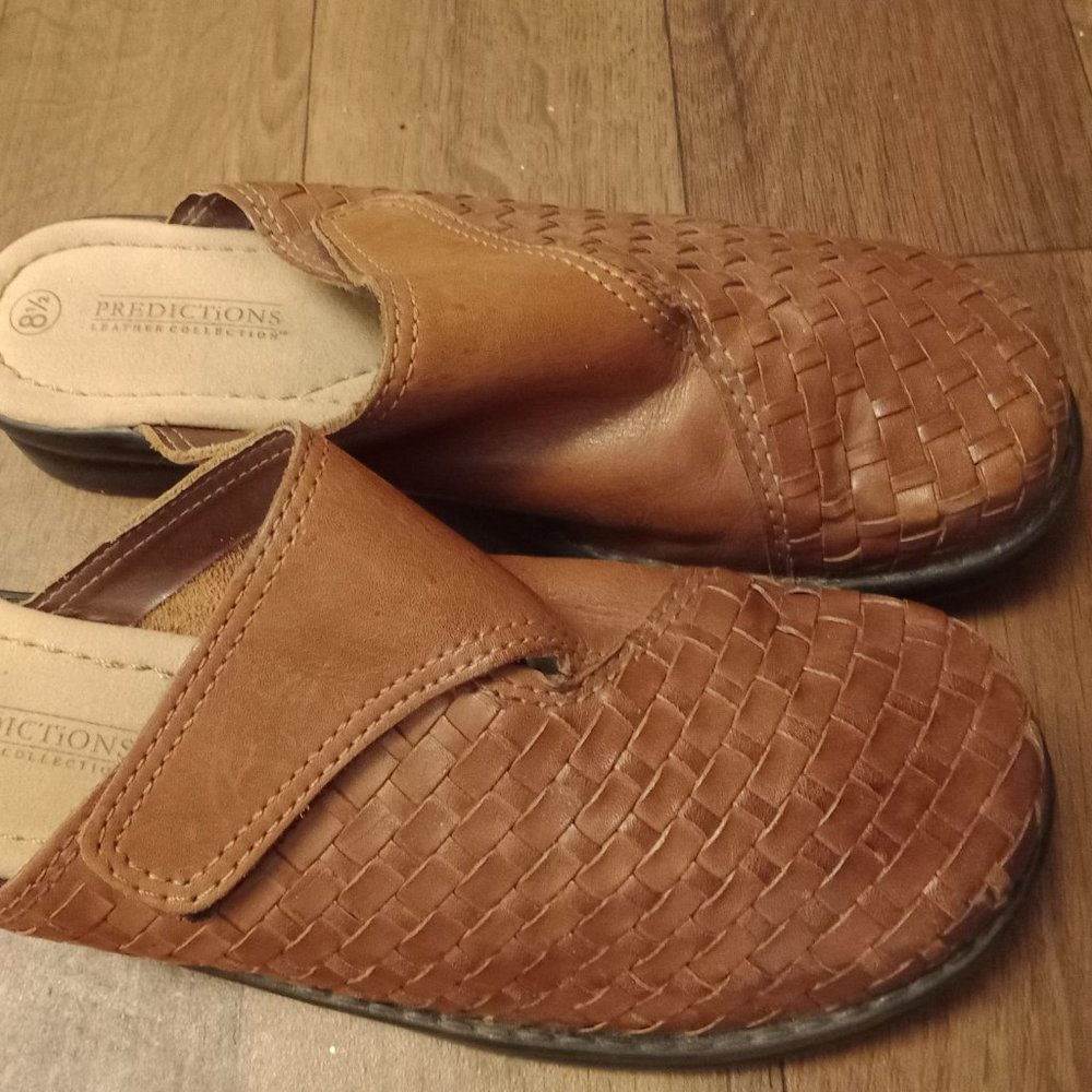 Women Clogs With Strap